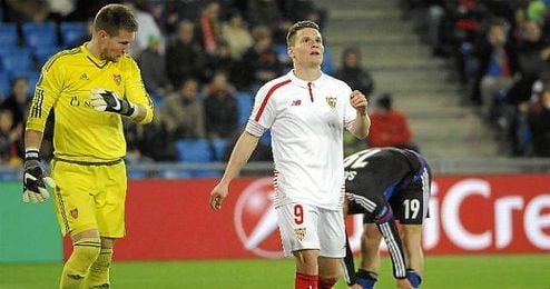 El meta Vaclík cree que el Basilea puede imponerse en el Sánchez Pizjuán. El meta Vaclík cree que el Basilea puede imponerse en el Sánchez Pizjuán.