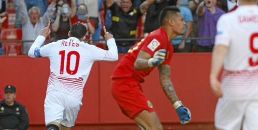 Reyes, celebrando el gol. Reyes, celebrando el gol.