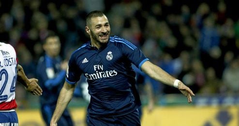 En la imagen, Benzema celebra un tanto con la camiseta del Real Madrid. En la imagen, Benzema celebra un tanto con la camiseta del Real Madrid.