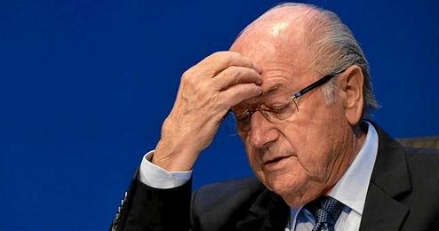 Blatter ya logró reducir su sanción de ocho a seis años. Blatter ya logró reducir su sanción de ocho a seis años.