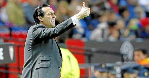 En su carrera ha disputado 33 partidos en casa con 22 victorias; con el Sevilla, 14 en 17. En su carrera ha disputado 33 partidos en casa con 22 victorias; con el Sevilla, 14 en 17.