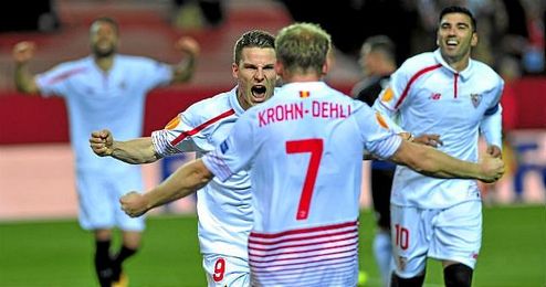Gameiro y Krohn-Dehli celebra el 3-0, gol del galo y pase del danés. Gameiro y Krohn-Dehli celebra el 3-0, gol del galo y pase del danés.