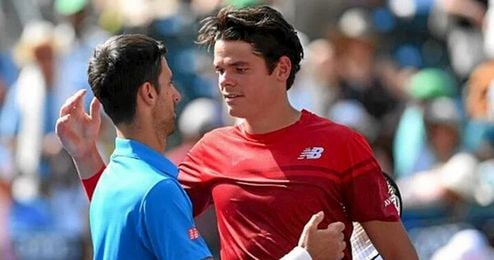 Djokovic y Raonic se saludan al final del partido. Djokovic y Raonic se saludan al final del partido.