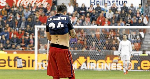 El uruguayo Giménez es duda ante el Betis. El uruguayo Giménez es duda ante el Betis.