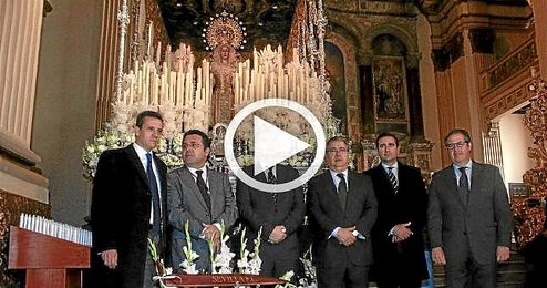 José Castro encabezó la ofrenda floral a La Sed y San Bernardo. José Castro encabezó la ofrenda floral a La Sed y San Bernardo.