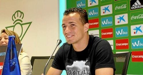 Damiao se expresó en portugués ante los medios de comunicación. Damiao se expresó en portugués ante los medios de comunicación.