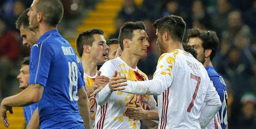 Aduriz celebra su tanto con la ´Roja´. Aduriz celebra su tanto con la ´Roja´.
