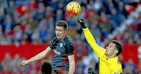 Laporte, durante el partido de Liga ante el Sevilla. Laporte, durante el partido de Liga ante el Sevilla.