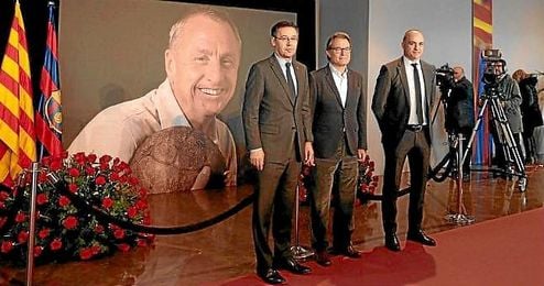 Bartomeu, en el espacio de condolencias a Cruyff en el Camp Nou. Bartomeu, en el espacio de condolencias a Cruyff en el Camp Nou.