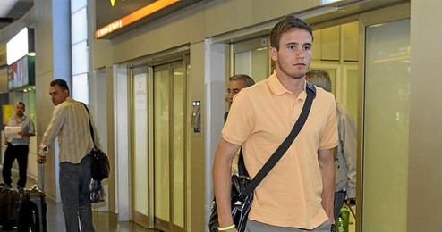 Saúl Ñíguez, en el aeropuerto. Saúl Ñíguez, en el aeropuerto.