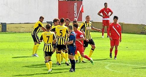Imagen del San Roque de Lepe-Sevilla Atlético. Imagen del San Roque de Lepe-Sevilla Atlético.