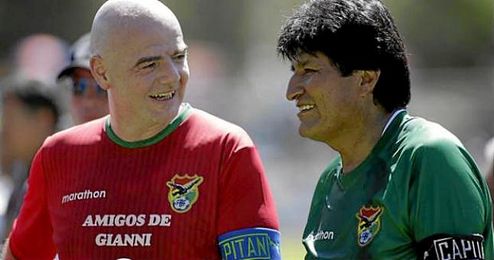 En la imagen, Infantino y Evo Morales. En la imagen, Infantino y Evo Morales.