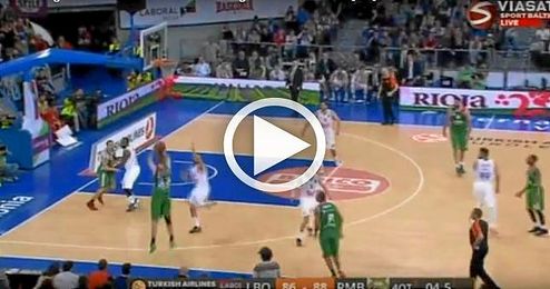Laboral Kutxa 89-88 Real Madrid: Un brutal triple de Bertans hunde a los blancos Laboral Kutxa 89-88 Real Madrid: Un brutal triple de Bertans hunde a los blancos