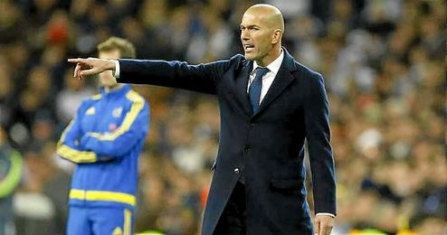 El técnico del Real Madrid, Zinedine Zidane, en su primer Clásico como entrenador. El técnico del Real Madrid, Zinedine Zidane, en su primer Clásico como entrenador.