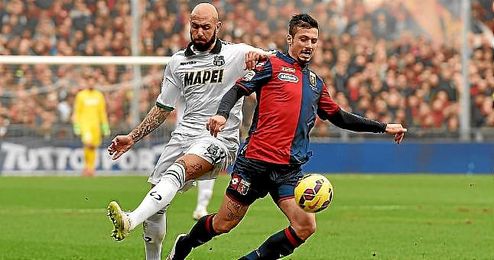El central Armando Izzo, de 24 años, está brillando en el Genoa. El central Armando Izzo, de 24 años, está brillando en el Genoa.