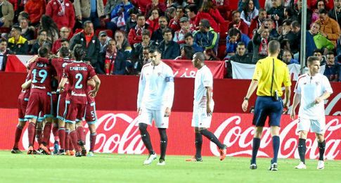 La Real Sociedad se impone por 1-2 en Nervión. La Real Sociedad se impone por 1-2 en Nervión.