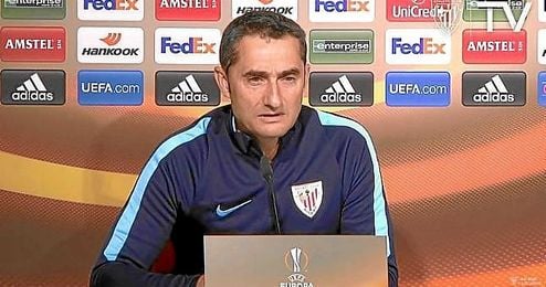 Valverde, en sala de prensa de San Mamés. Valverde, en sala de prensa de San Mamés.
