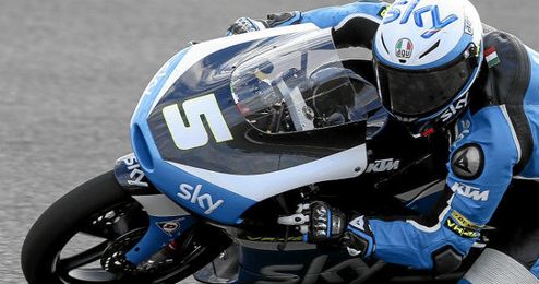 Fenati logró la victoria saliendo desde la segunda fila de la parrilla. Fenati logró la victoria saliendo desde la segunda fila de la parrilla.