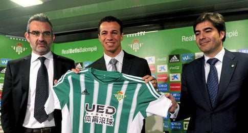 Macià y Haro, durante la presentación de Damiao. Macià y Haro, durante la presentación de Damiao.