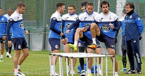 Víctor no ha podido contar por lesión para el partido de Sevilla con el centrocampista argentino Fede Cartabia. Víctor no ha podido contar por lesión para el partido de Sevilla con el centrocampista argentino Fede Cartabia.
