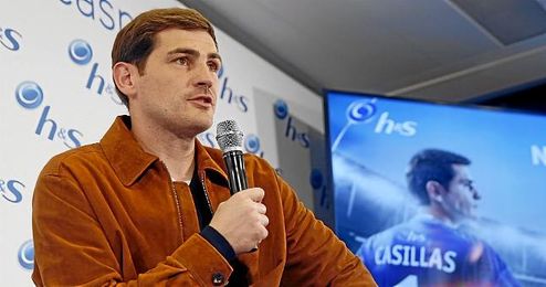 Casillas durante el acto. Casillas durante el acto.