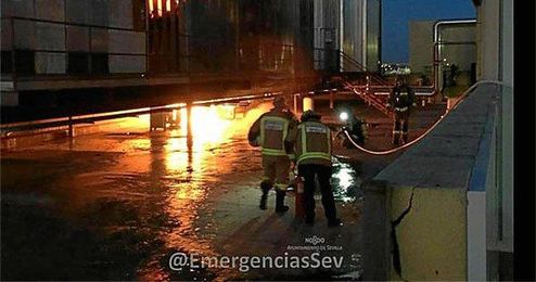 Imagen del incendio. Imagen del incendio.