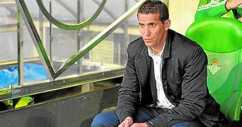 El inquilino del banquillo verdiblanco es, a día de hoy, una incógnita, pero son muchos los movimientos que se están produciendo. El inquilino del banquillo verdiblanco es, a día de hoy, una incógnita, pero son muchos los movimientos que se están produciendo.