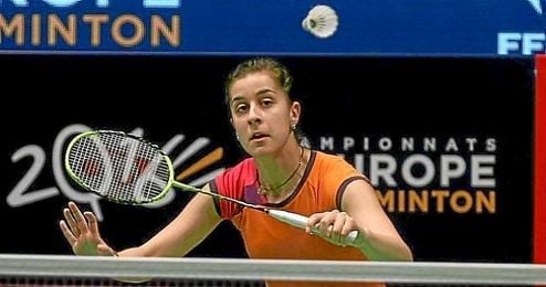 Carolina Marín, primera favorita, resolvió la primera manga en 14 minutos por diez puntos de margen. Carolina Marín, primera favorita, resolvió la primera manga en 14 minutos por diez puntos de margen.