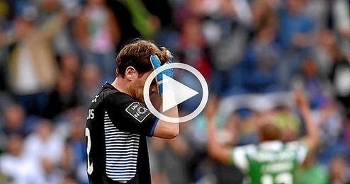 El Oporto es tercero a quince puntos de la cabeza y con todos los esfuerzos centrados en la final de Copa. El Oporto es tercero a quince puntos de la cabeza y con todos los esfuerzos centrados en la final de Copa.