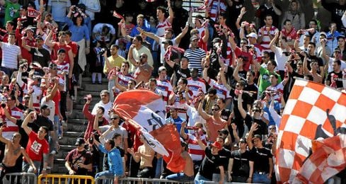 El Granada estará bien acompañado en el Sánchez Pizjuán. El Granada estará bien acompañado en el Sánchez Pizjuán.
