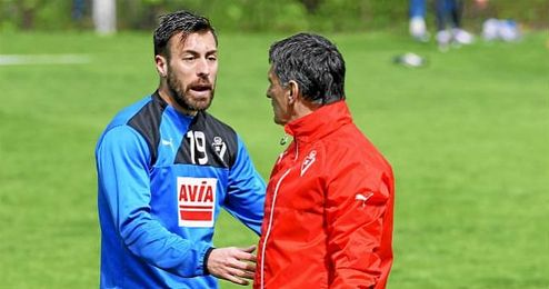 Luna atendió a Diario Vasco, donde analizó el próximo partido ante el Betis. Luna atendió a Diario Vasco, donde analizó el próximo partido ante el Betis.