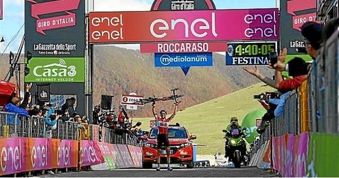 Wellens al cruzar la meta Wellens al cruzar la meta