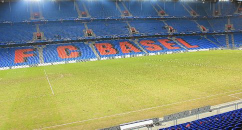 Estadio St. Jakob Park de Basilea. Estadio St. Jakob Park de Basilea.