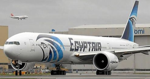 Un avión de la compañía aérea egipcia se encuentra en paradero desconocido. Un avión de la compañía aérea egipcia se encuentra en paradero desconocido.