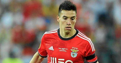 El argentino llegó al Benfica en 2010 procedente del Boca Juniors. El argentino llegó al Benfica en 2010 procedente del Boca Juniors.