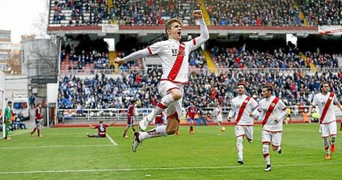 Llorente celebra uno de los dos goles que ha marcado esta temporada con el Rayo. Llorente celebra uno de los dos goles que ha marcado esta temporada con el Rayo.
