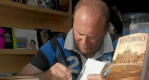 Pepe Mel presenta su nuevo libro Pepe Mel presenta su nuevo libro