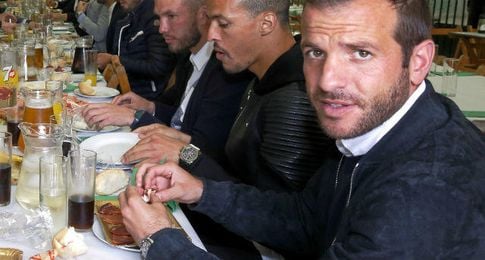 Van der Vaart, en la Feria. Van der Vaart, en la Feria.