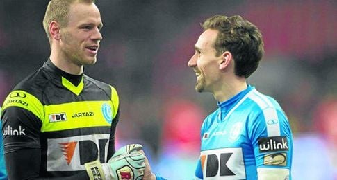Matz Sels y Sven Kums han sido vigilados por los técnicos sevillistas. Matz Sels y Sven Kums han sido vigilados por los técnicos sevillistas.