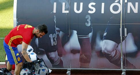 La ´Roja´ prepara la Eurocopa con ilusión. La ´Roja´ prepara la Eurocopa con ilusión.