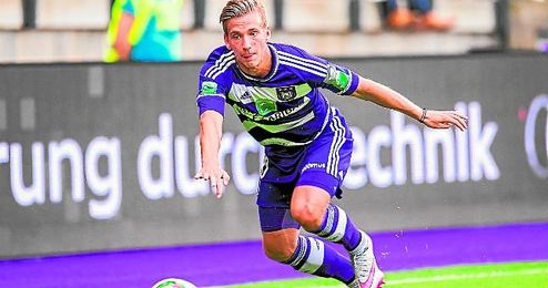 "No hay acuerdo; la diferencia es muy grande", dice Van Holsbeeck. "No hay acuerdo; la diferencia es muy grande", dice Van Holsbeeck.