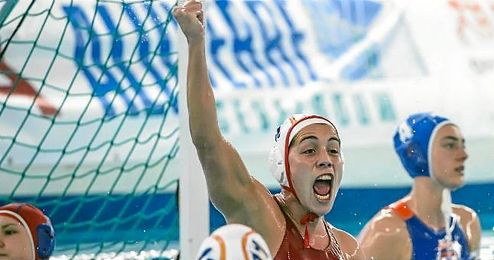 Laura López celebrando un gol. Laura López celebrando un gol.