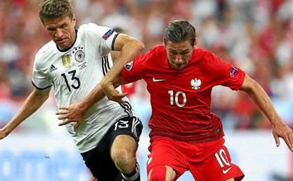 Krychowiak, con su selección, ante Alemania. Krychowiak, con su selección, ante Alemania.