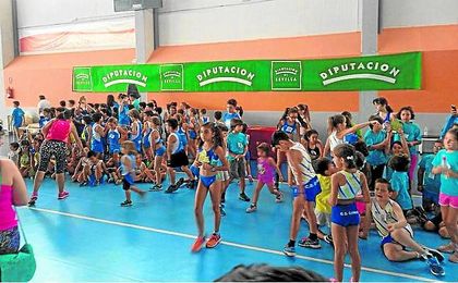 Los pequeños se vieron recompensados con un trofeo para cada localidad. Los pequeños se vieron recompensados con un trofeo para cada localidad.