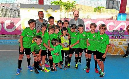 Algunas de las imágenes que dejó la fiesta de clausura que ayer se vivió en el C.D. Tiro de Línea. Algunas de las imágenes que dejó la fiesta de clausura que ayer se vivió en el C.D. Tiro de Línea.