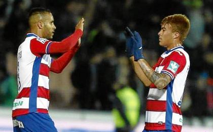 El Arabi y Peñaranda durante un partido de la pasada temporada. El Arabi y Peñaranda durante un partido de la pasada temporada.