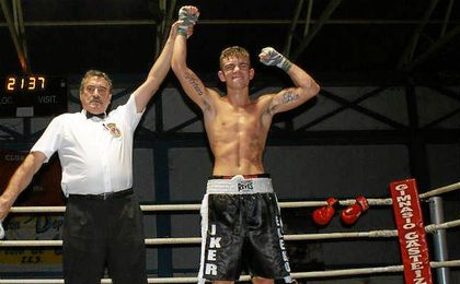 El contrato vinculará al boxeador de Etxebarri con la promotora estadounidense al menos por tres años. El contrato vinculará al boxeador de Etxebarri con la promotora estadounidense al menos por tres años.