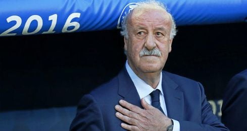 Del Bosque se va tras el fiasco ante Italia. Del Bosque se va tras el fiasco ante Italia.