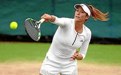 La campeona de Roland Garros jugó sin convicción, y su saque no le ayudó en absoluto, perdiéndolo en cuatro ocasiones. La campeona de Roland Garros jugó sin convicción, y su saque no le ayudó en absoluto, perdiéndolo en cuatro ocasiones.