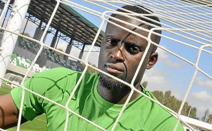 Alfred N´Diaye posando para ESTADIO Deportivo. Alfred N´Diaye posando para ESTADIO Deportivo.